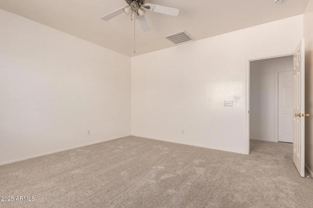 Real Estate Picture 22