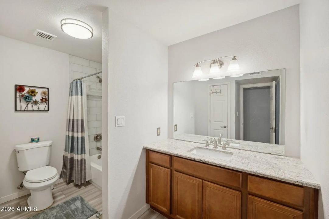 Real Estate Picture 15