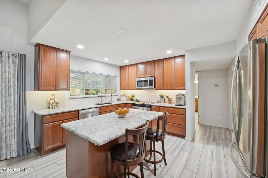 Real Estate Picture 8