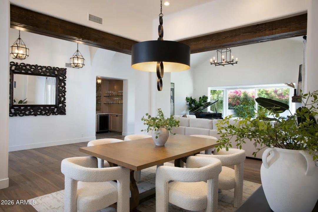 Real Estate Picture 3