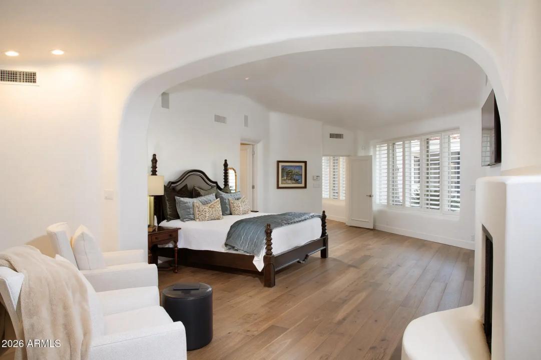 Real Estate Picture 13