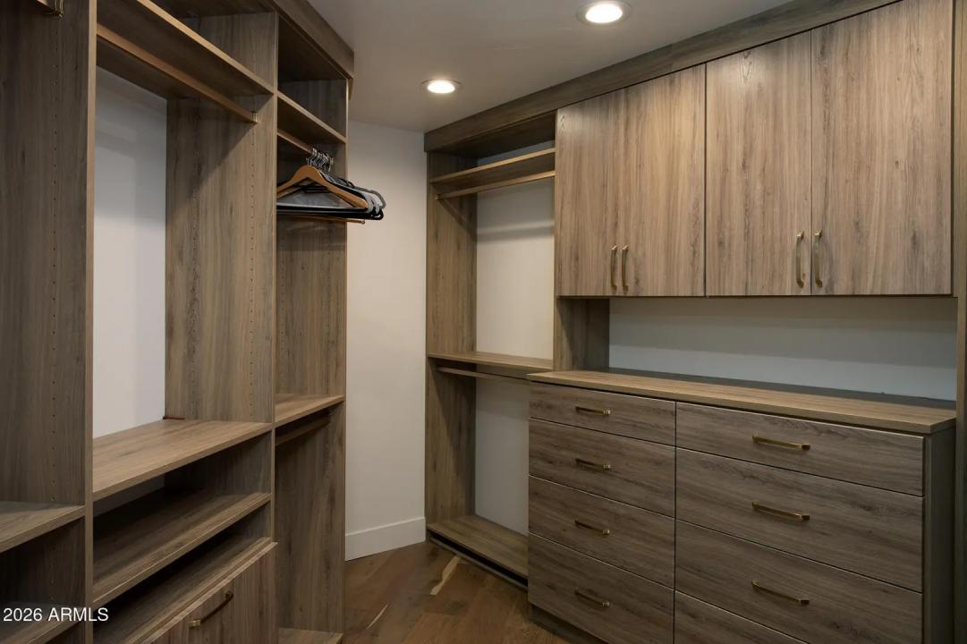 Real Estate Picture 17