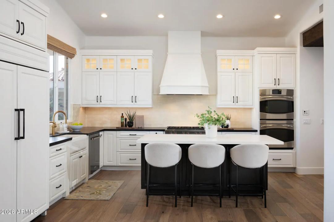 Real Estate Picture 10