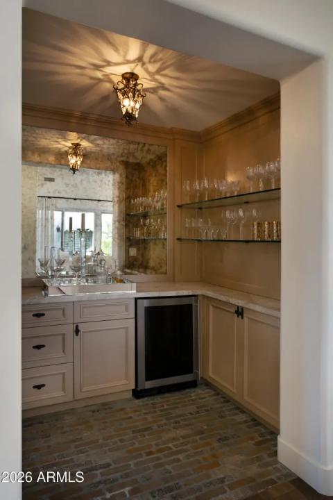 Real Estate Picture 14