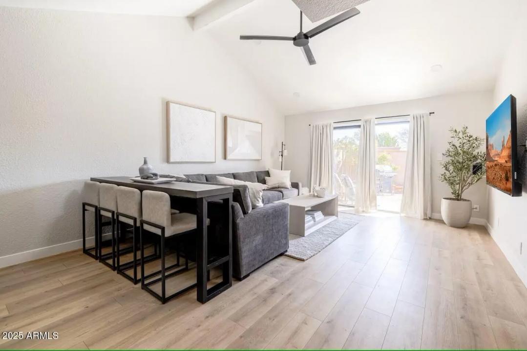 Real Estate Picture 5