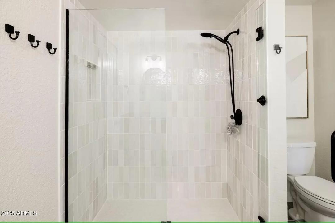 Real Estate Picture 12