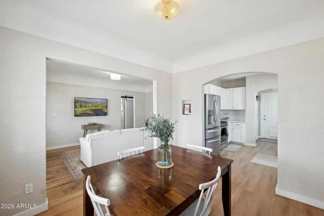 Real Estate Picture 7