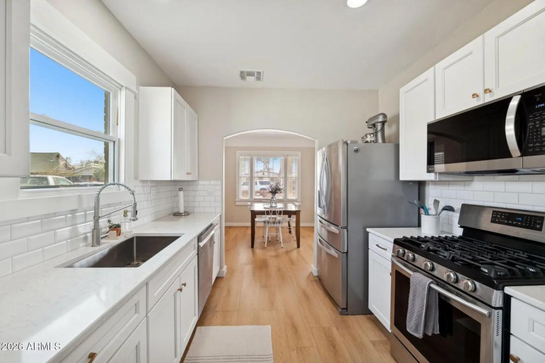 Real Estate Picture 10