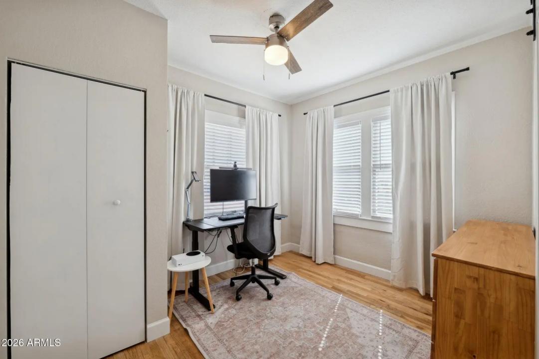 Real Estate Picture 16