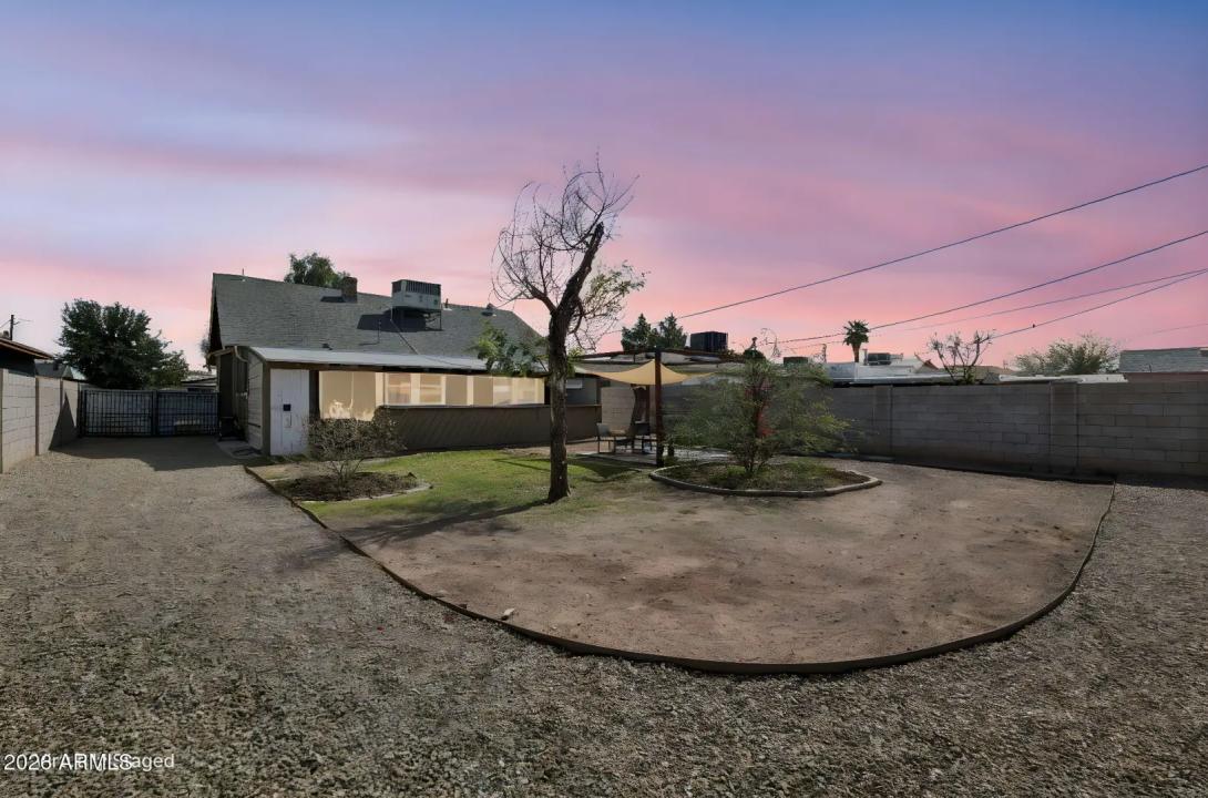 Real Estate Picture 23