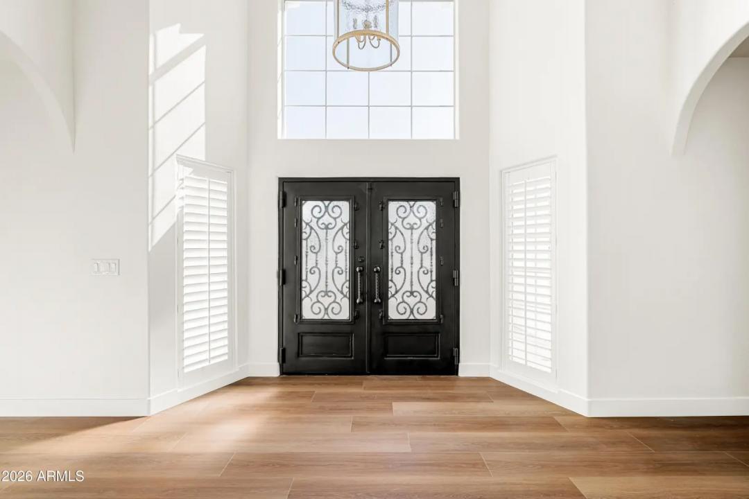 Real Estate Picture 7