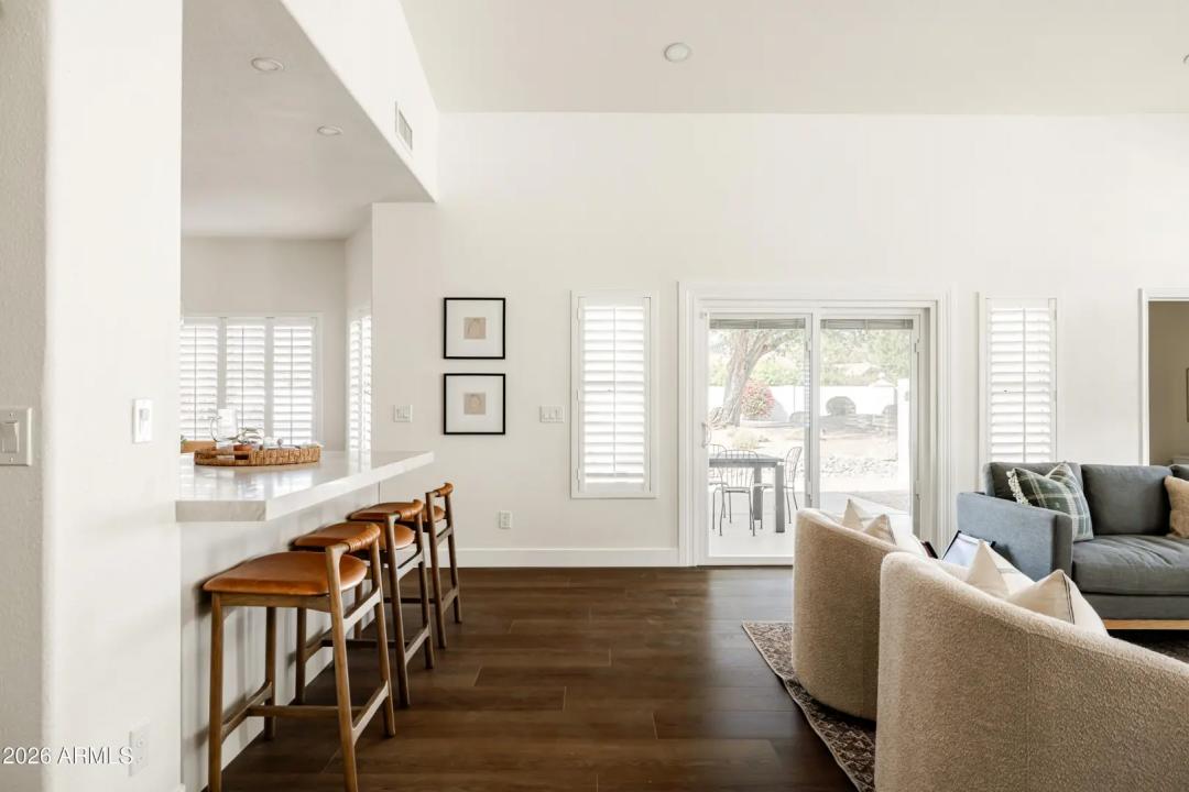 Real Estate Picture 17