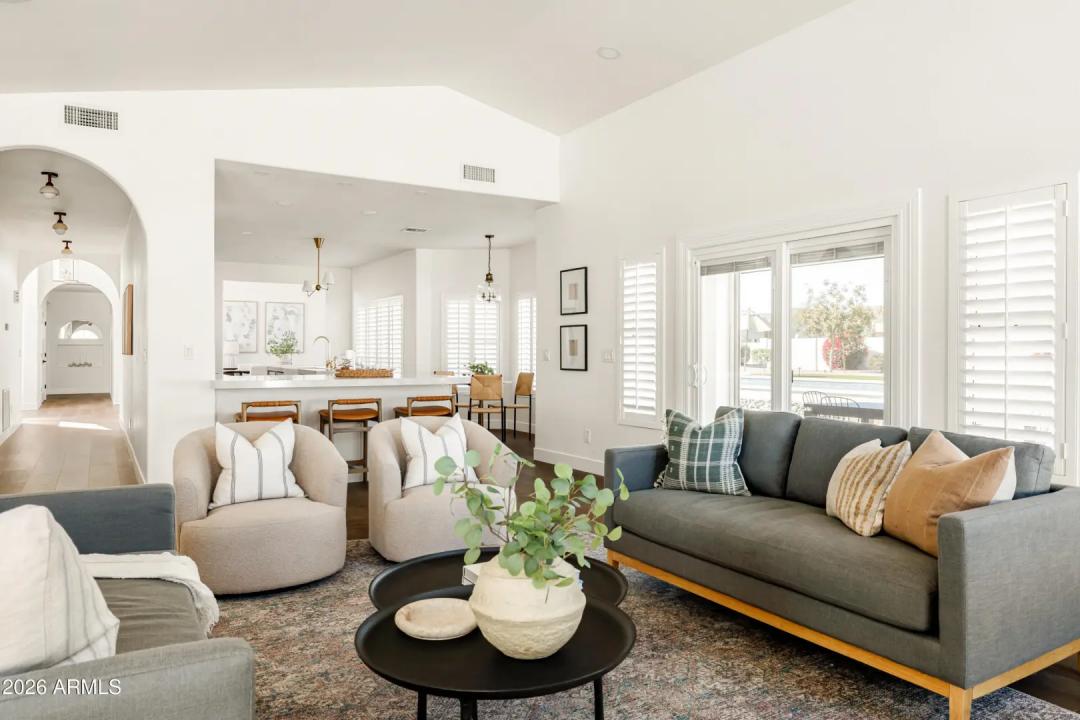 Real Estate Picture 18