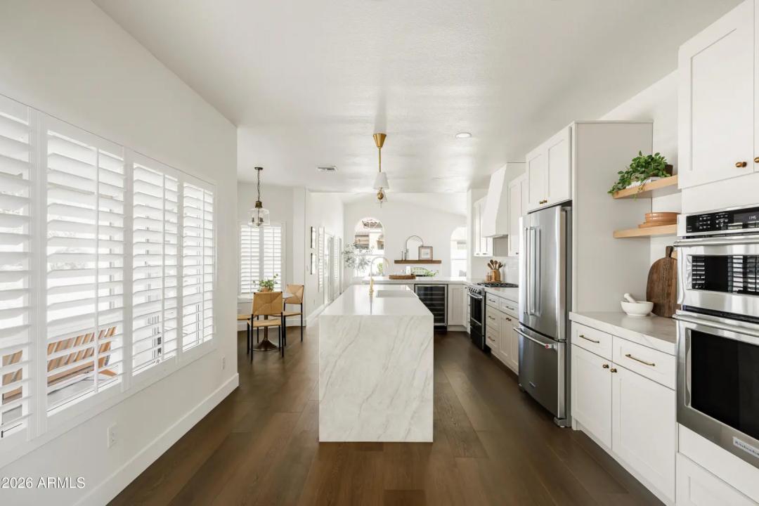 Real Estate Picture 9