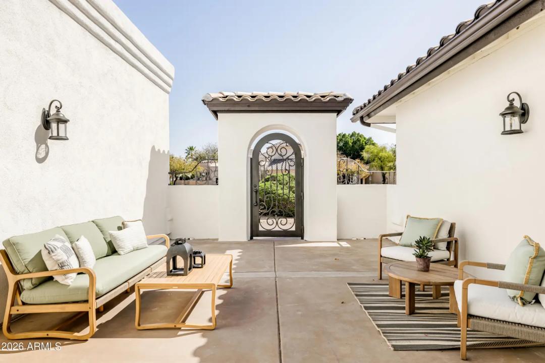 Real Estate Picture 3