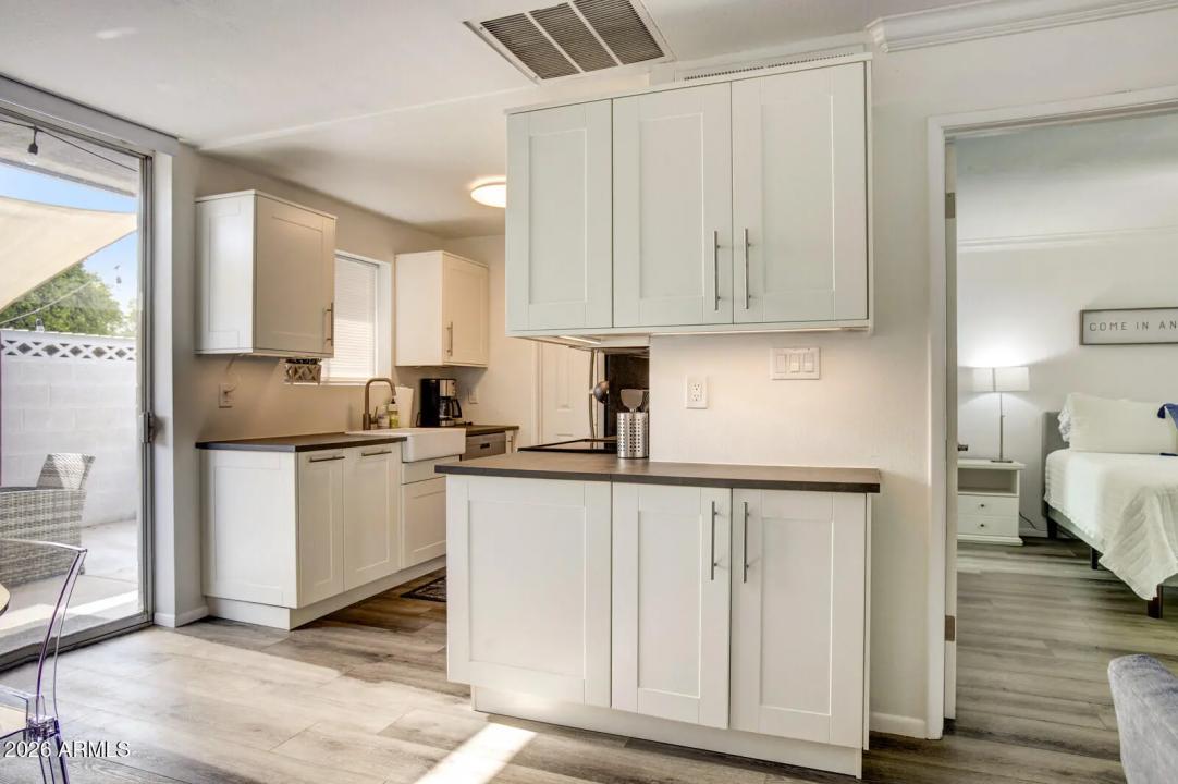 Real Estate Picture 7