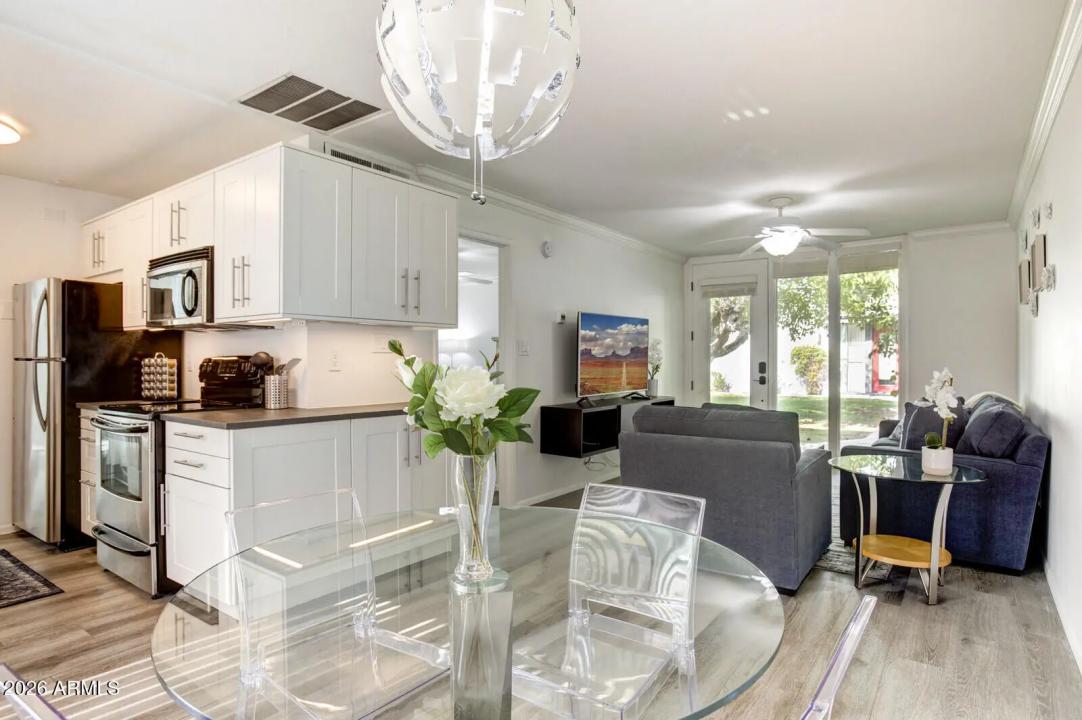 Real Estate Picture 3