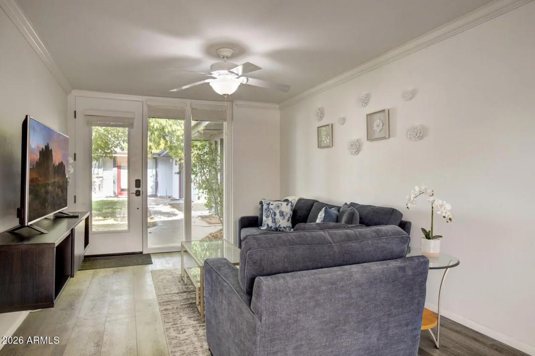 Real Estate Picture 4