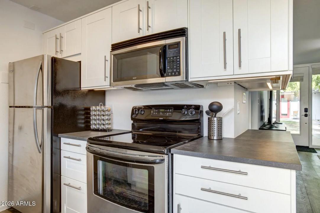 Real Estate Picture 9