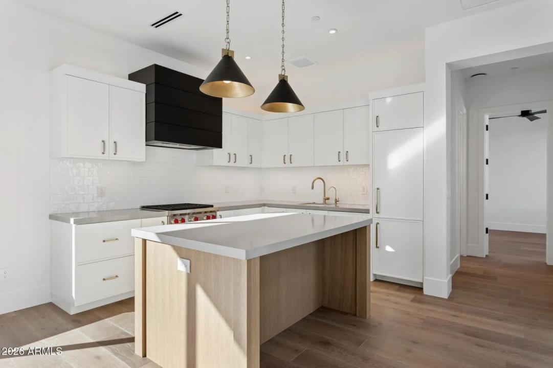 Real Estate Picture 64