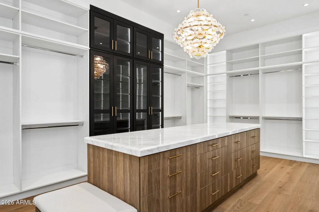 Real Estate Picture 37