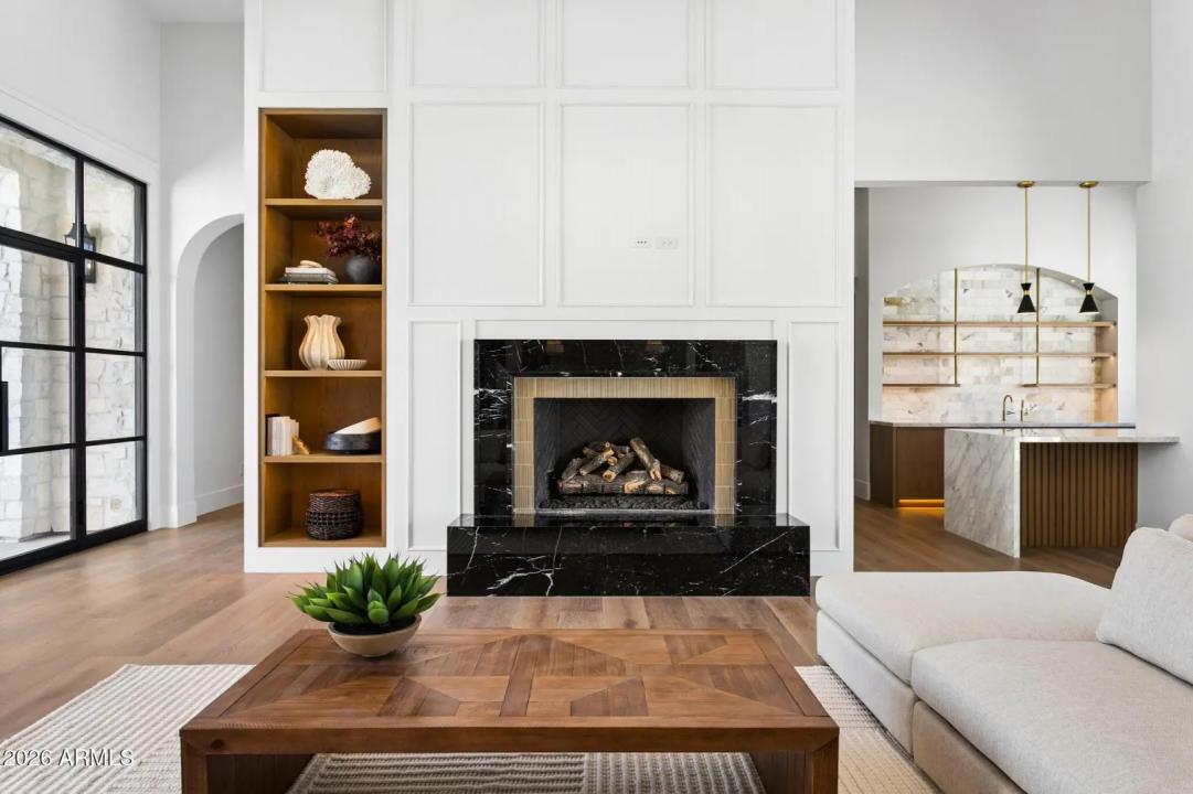 Real Estate Picture 12