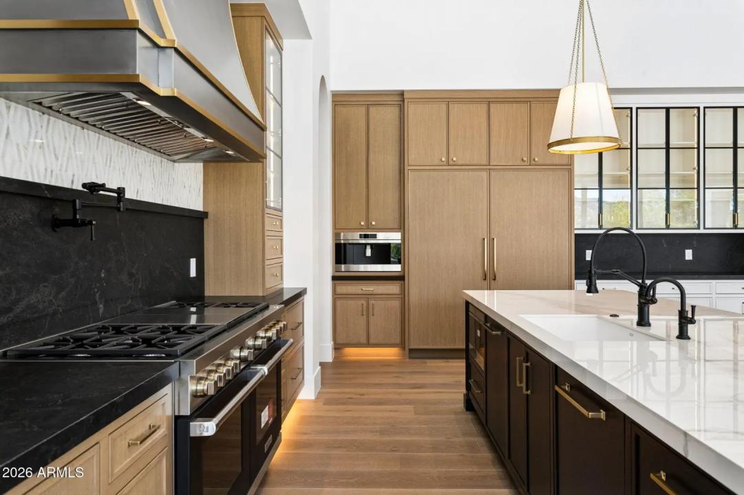 Real Estate Picture 17