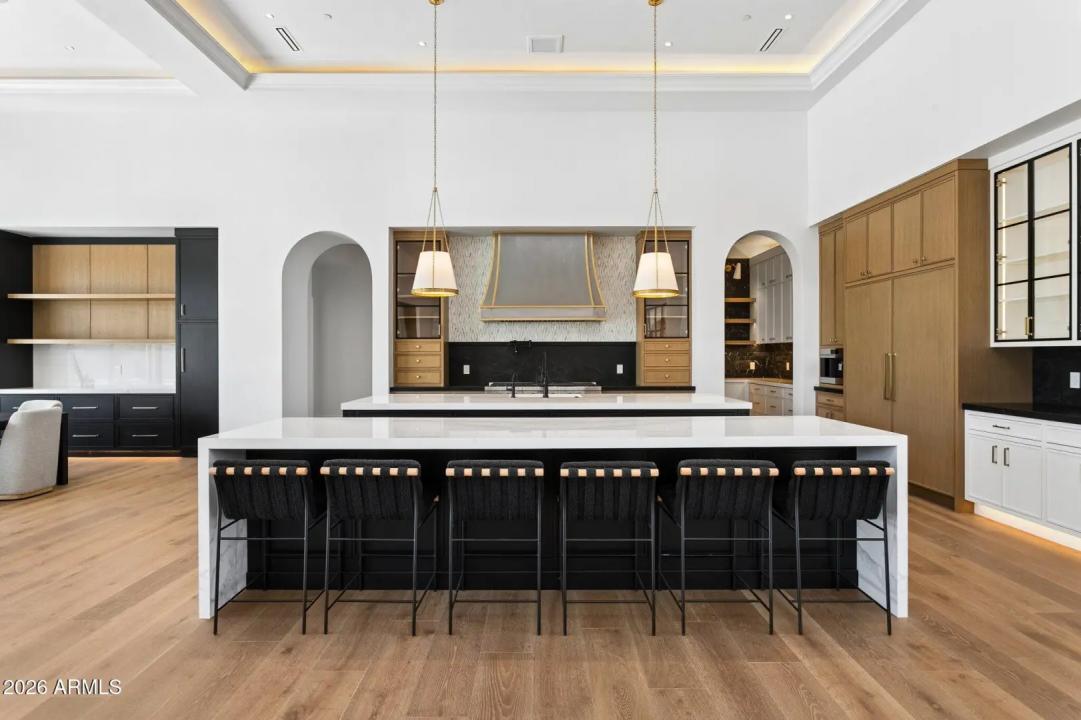 Real Estate Picture 15