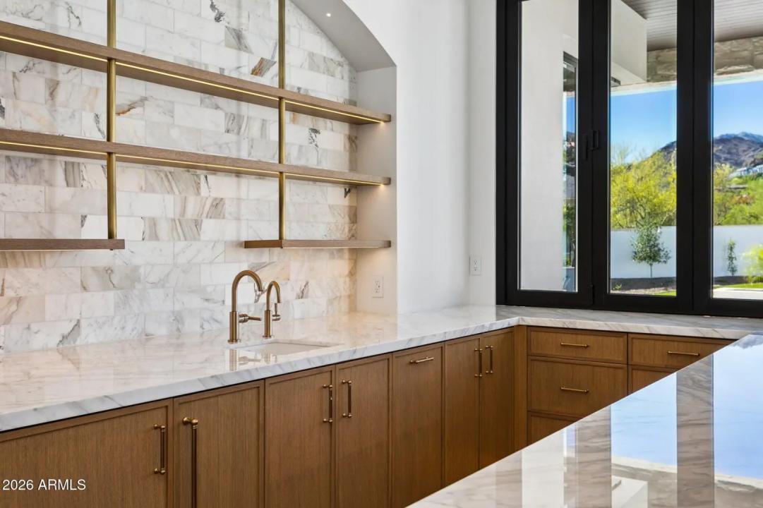 Real Estate Picture 25