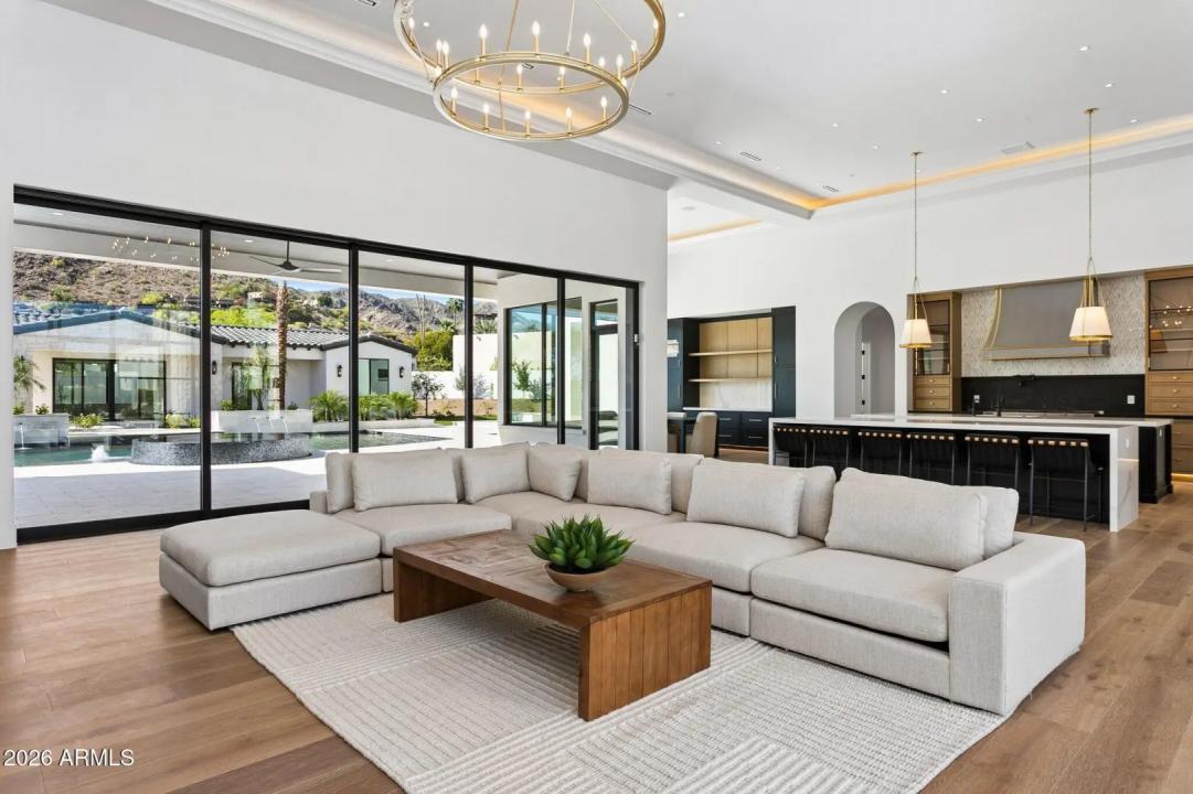 Real Estate Picture 10