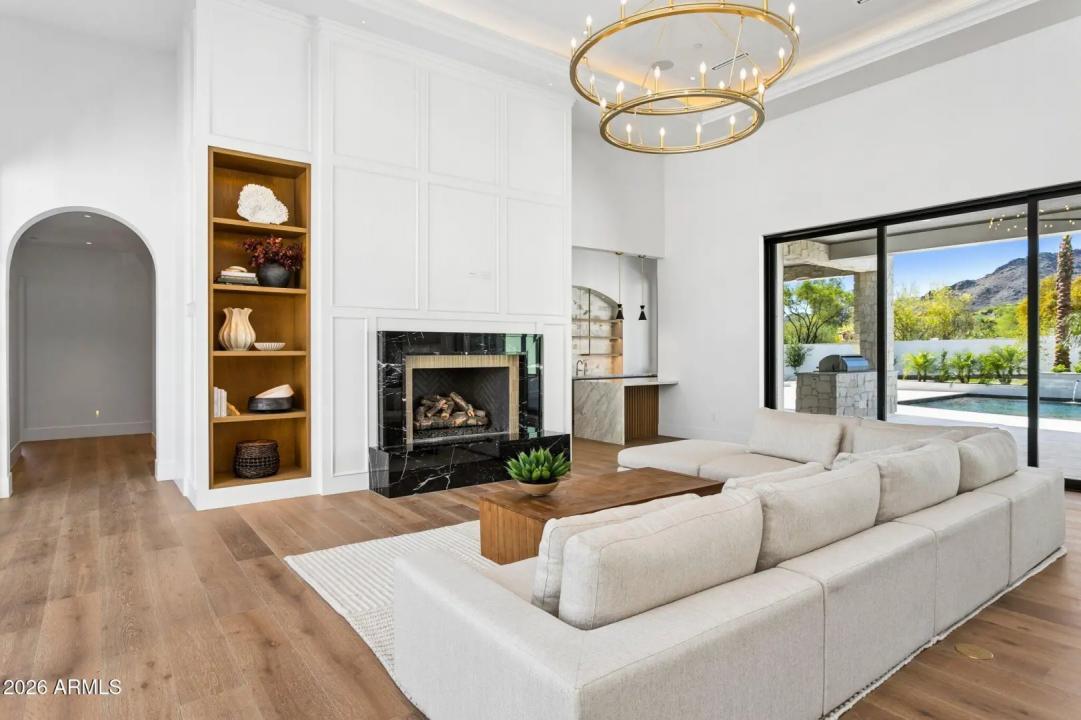 Real Estate Picture 9