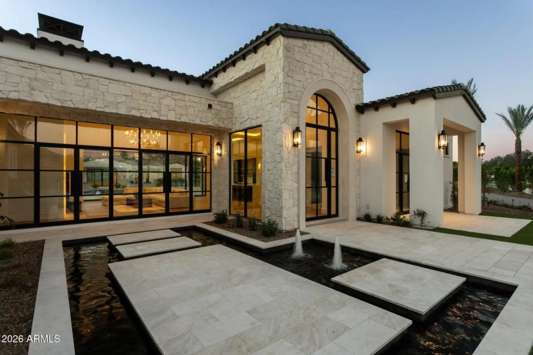 Real Estate Picture 5