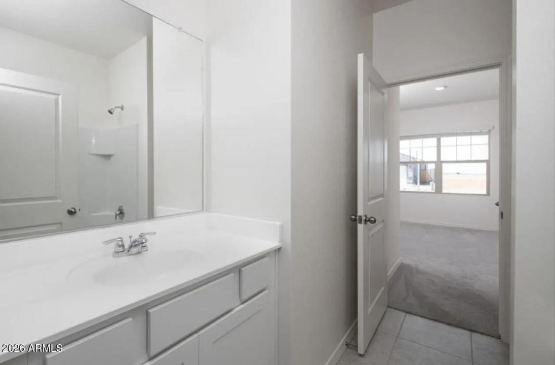 Real Estate Picture 4