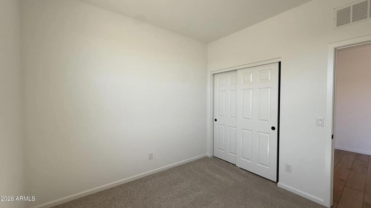 Real Estate Picture 5