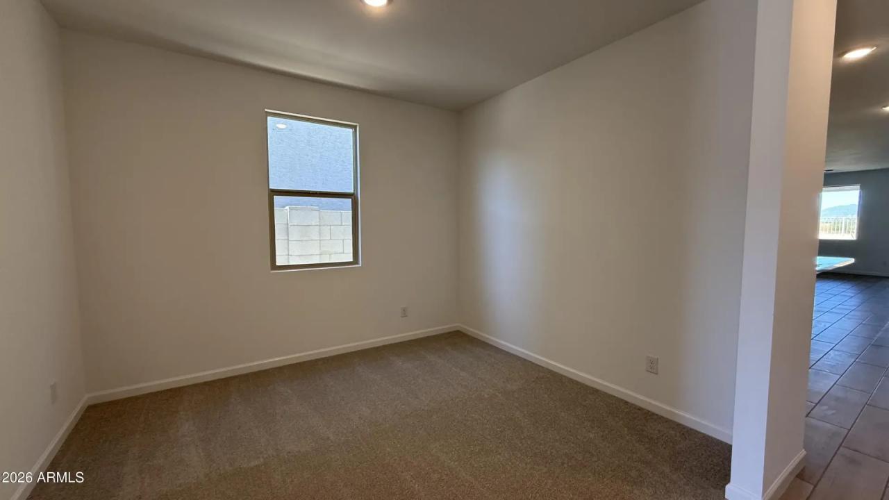 Real Estate Picture 7