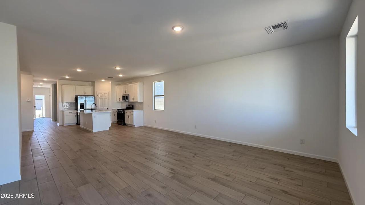 Real Estate Picture 12