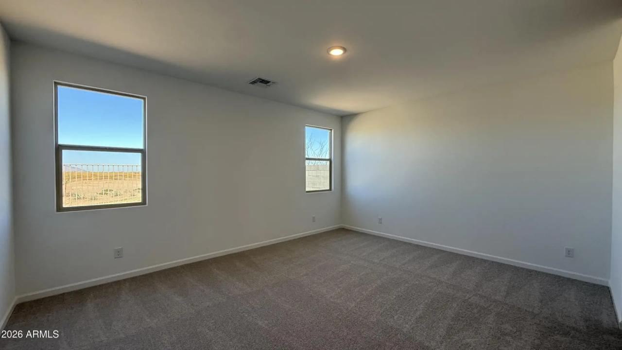 Real Estate Picture 13