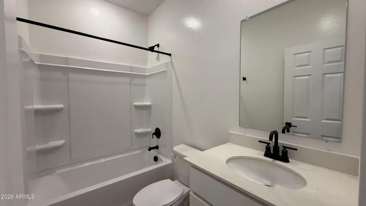 Real Estate Picture 18