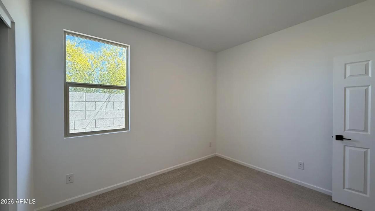 Real Estate Picture 21