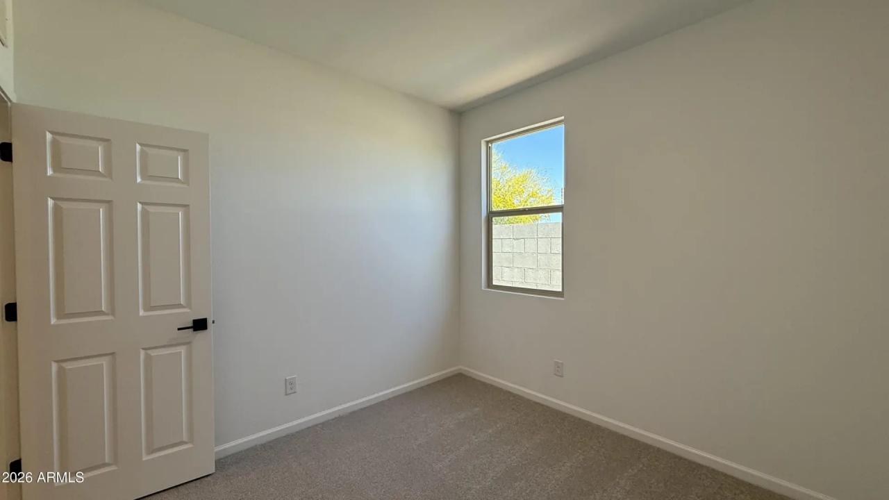 Real Estate Picture 22