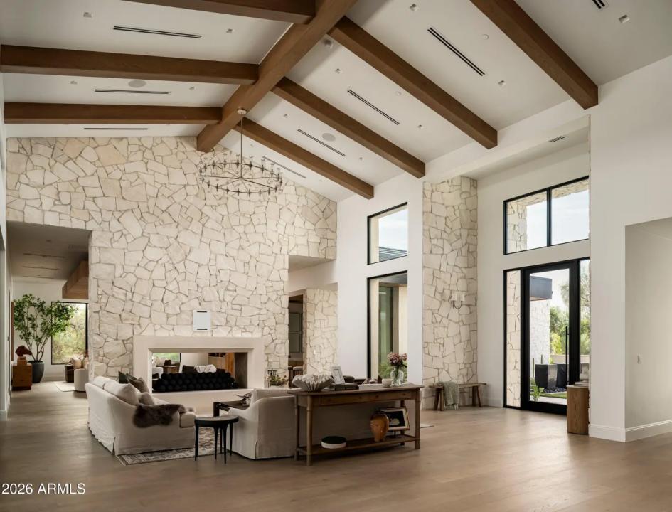 Real Estate Picture 3