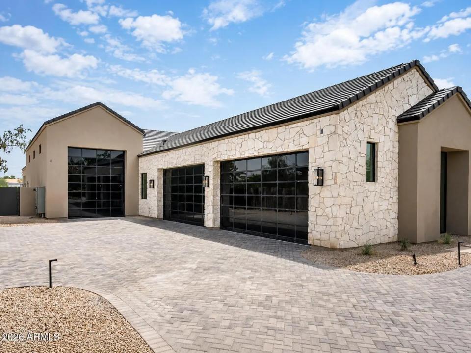 Real Estate Picture 22