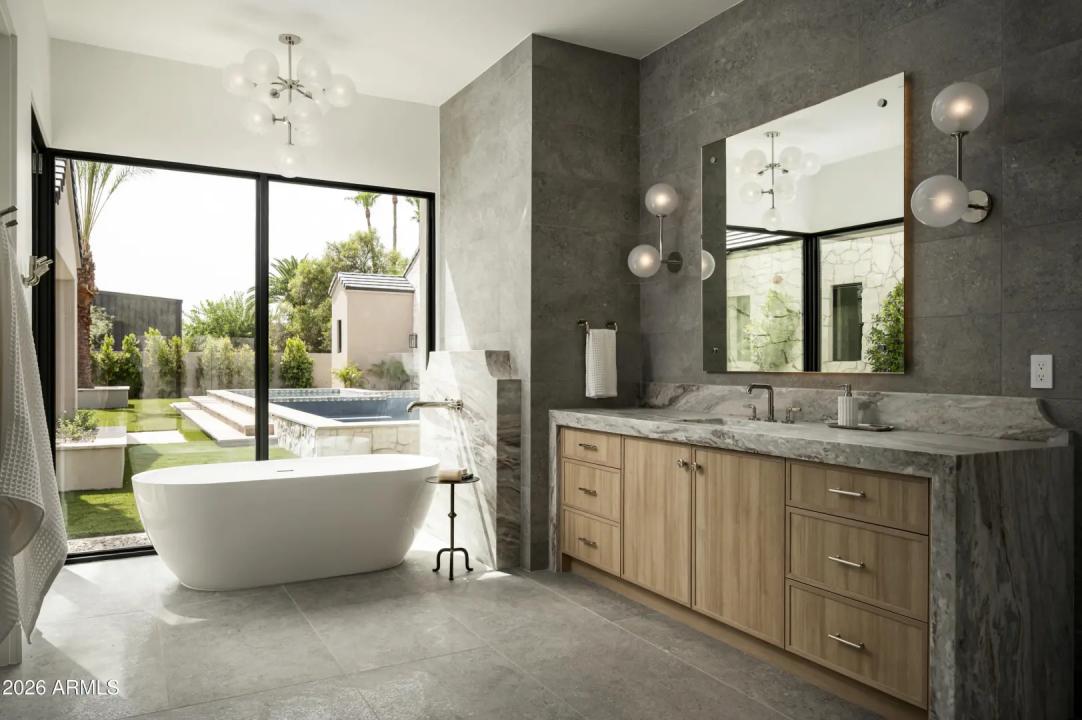 Real Estate Picture 18