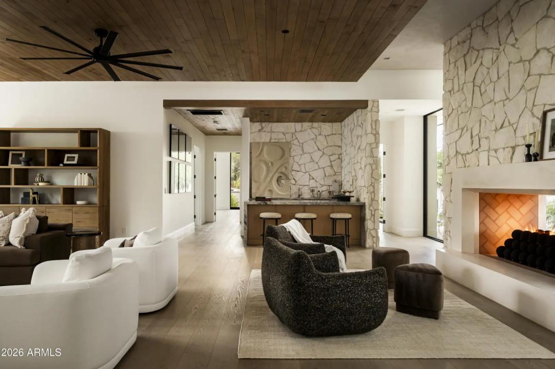 Real Estate Picture 10