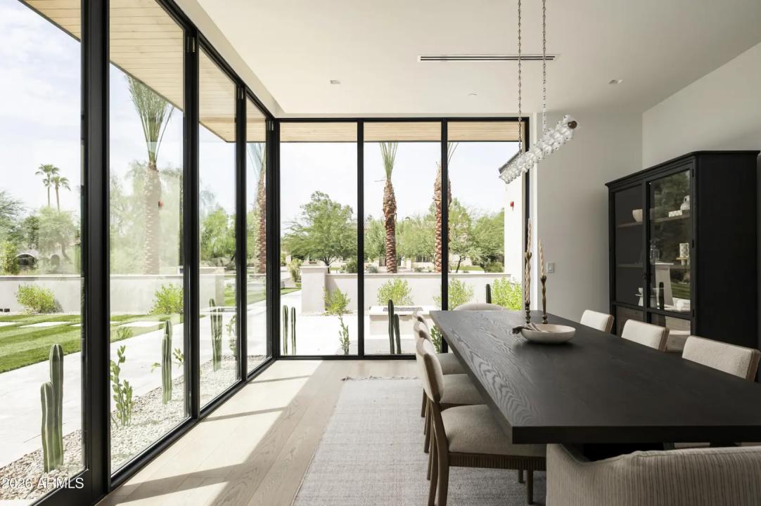 Real Estate Picture 7