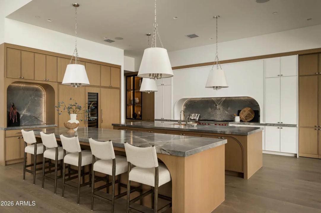 Real Estate Picture 5