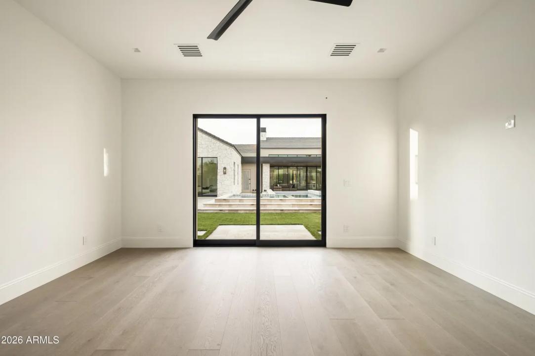 Real Estate Picture 42