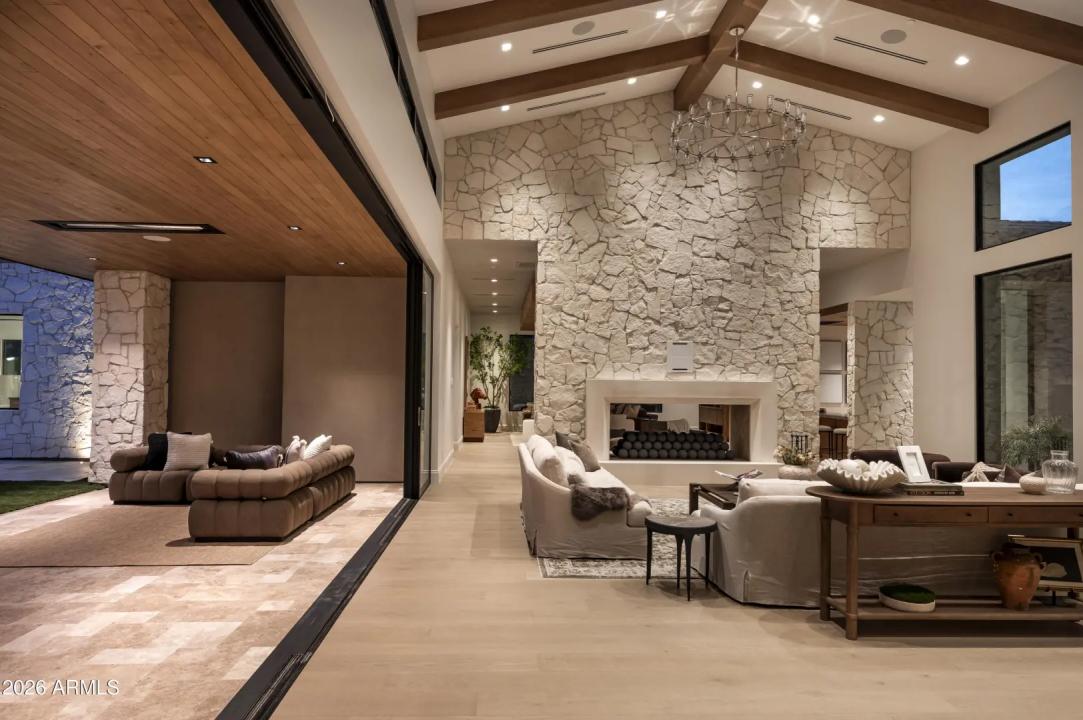 Real Estate Picture 7