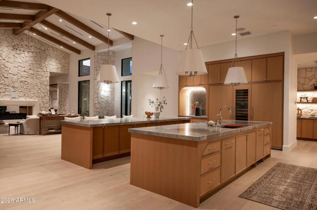 Real Estate Picture 10