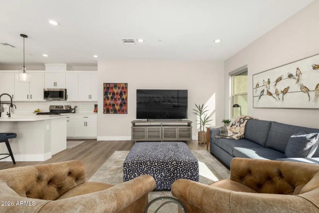 Real Estate Picture 12